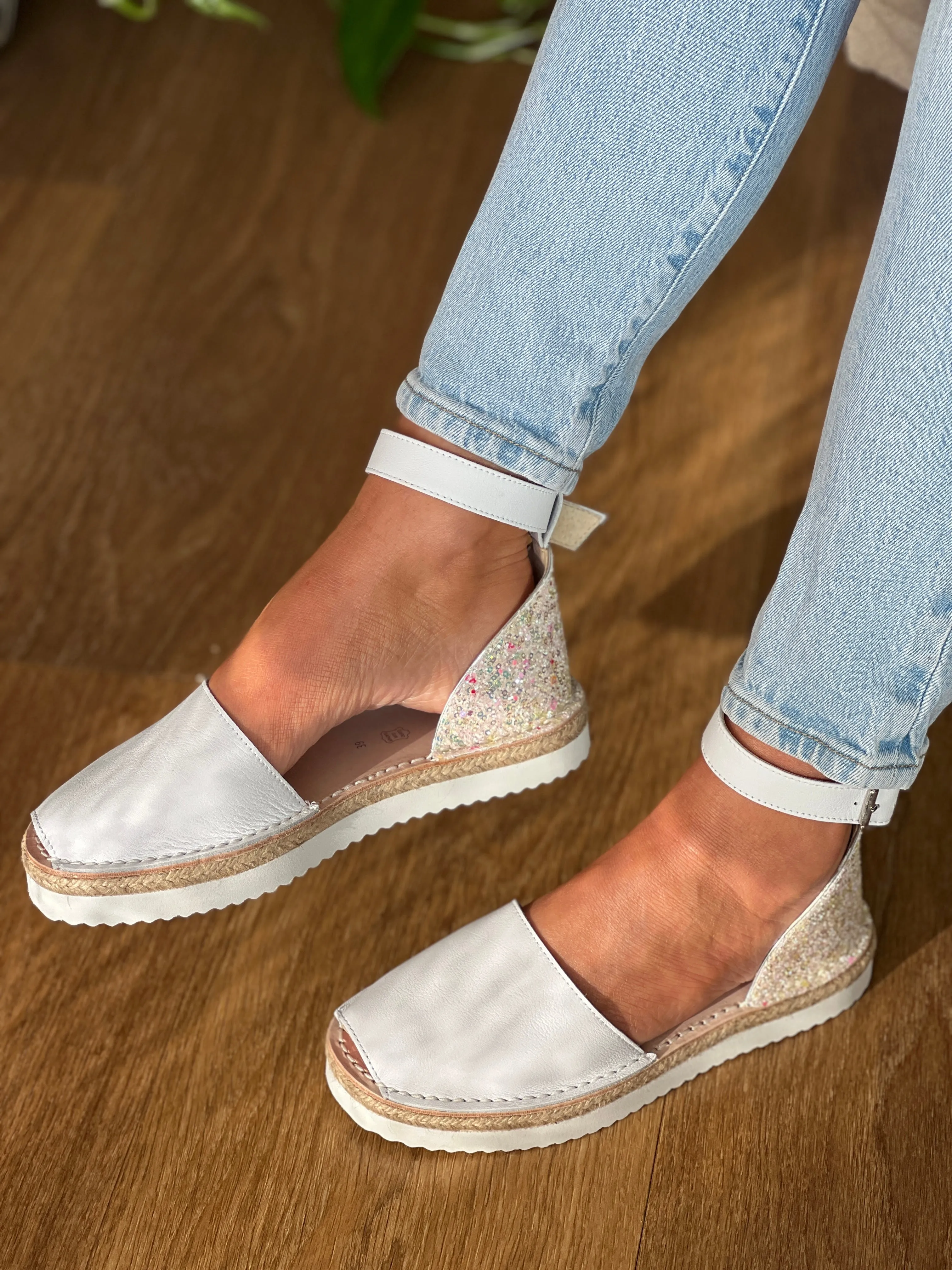 Bliss White Lowform
