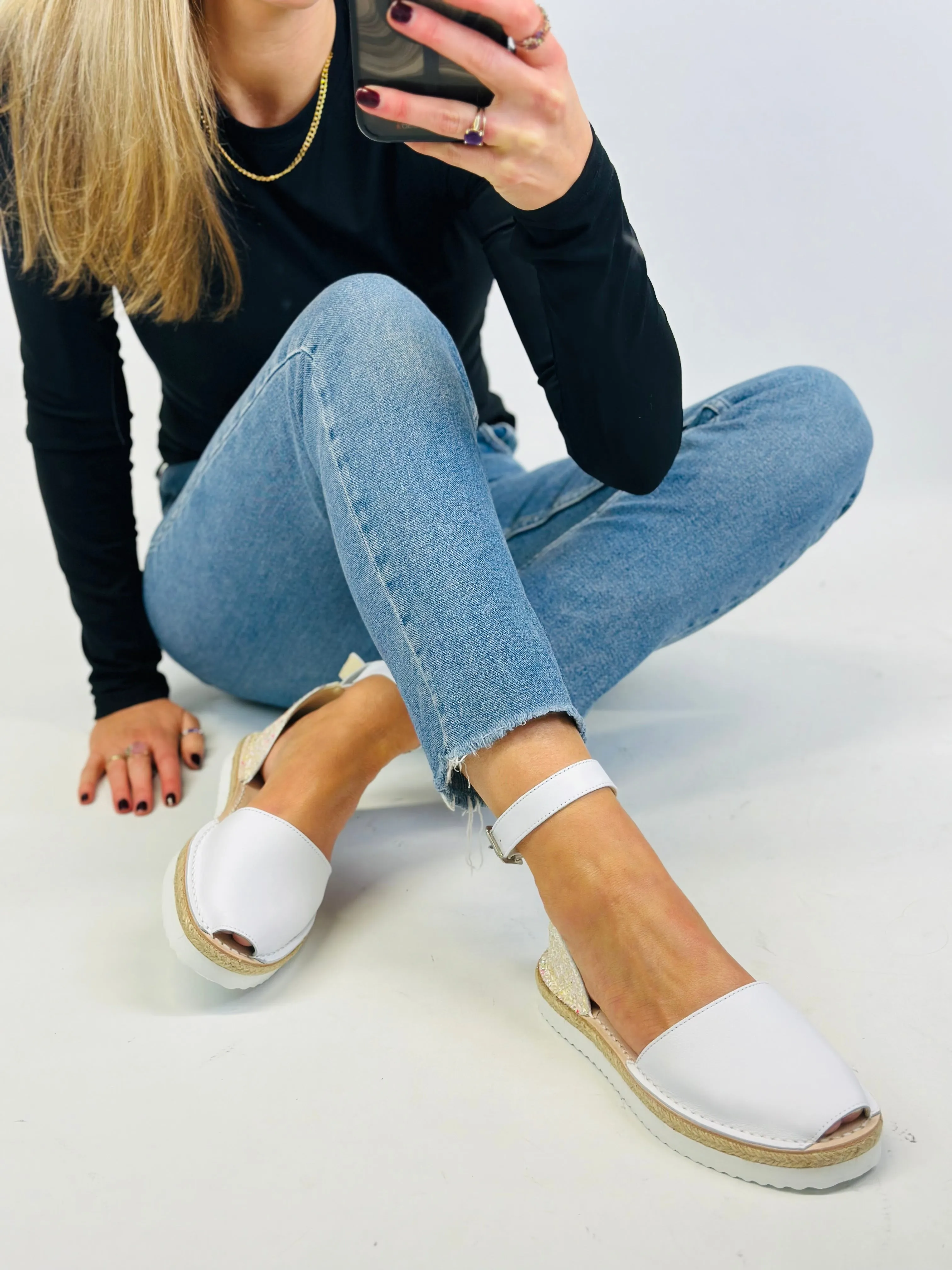 Bliss White Lowform