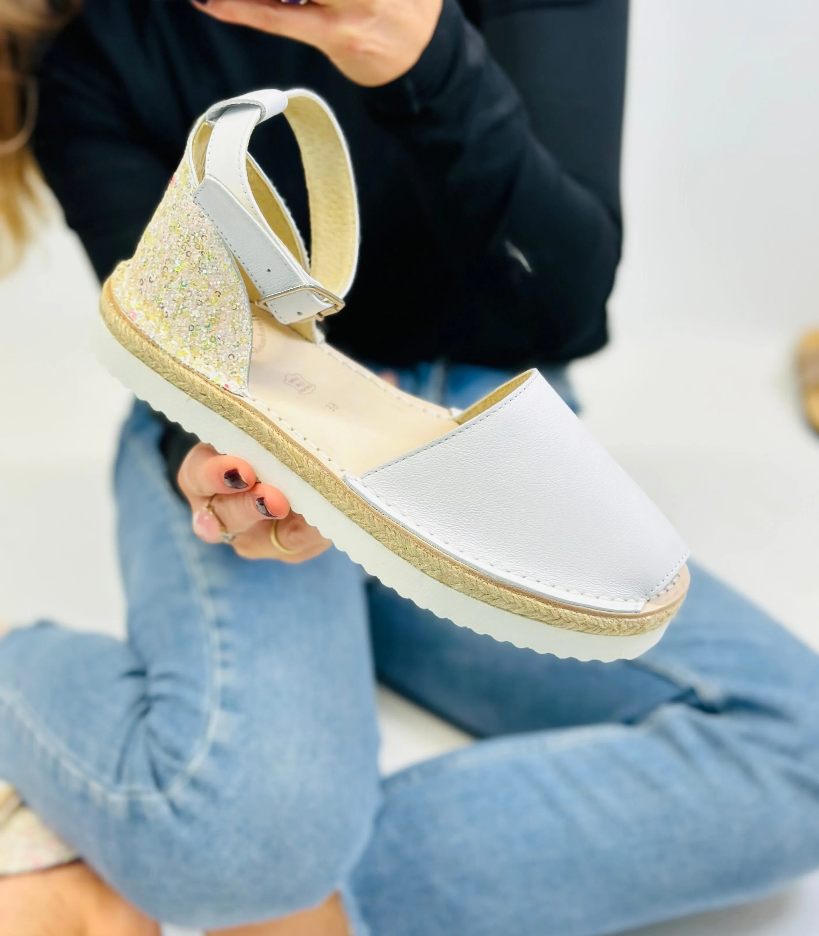 Bliss White Lowform