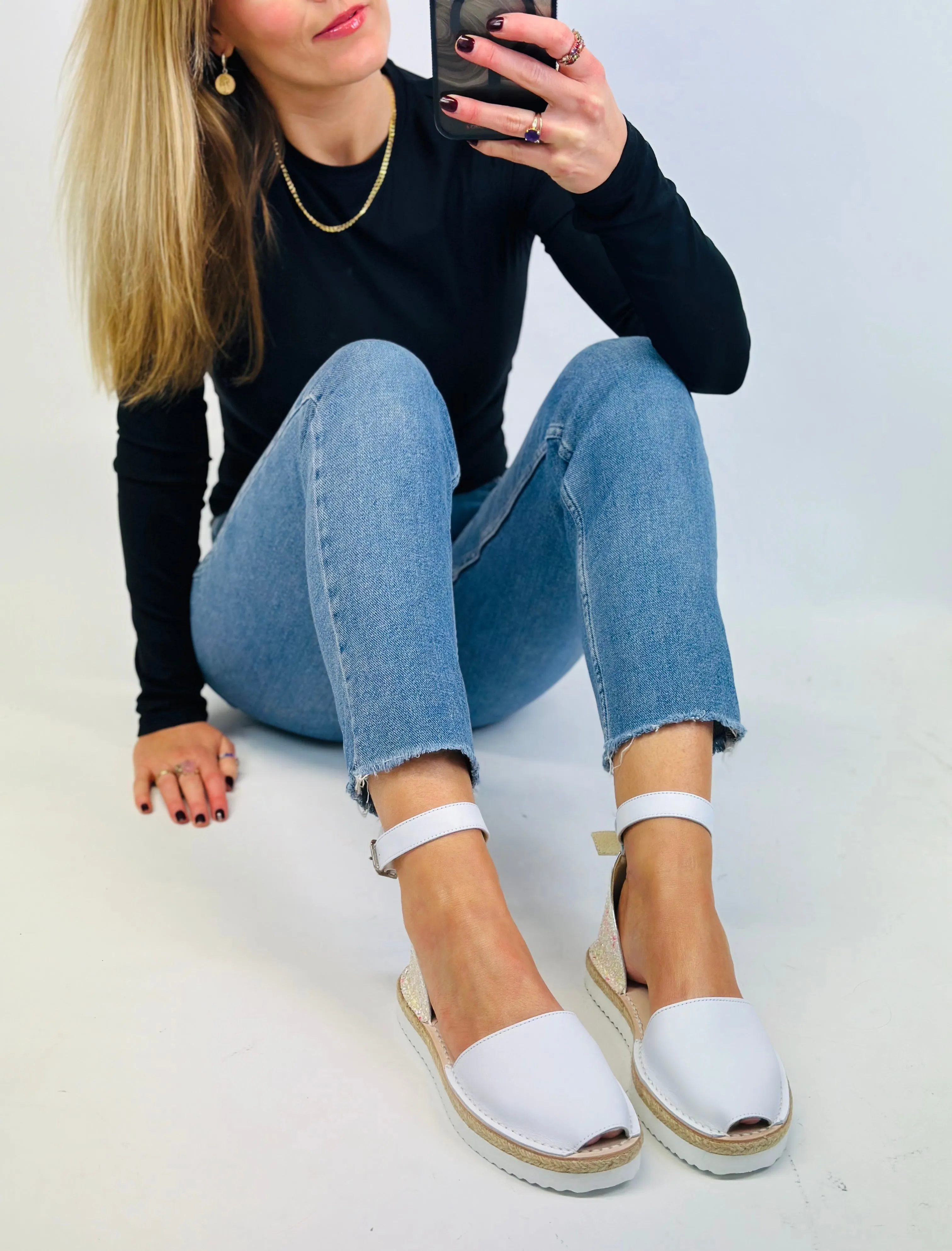 Bliss White Lowform