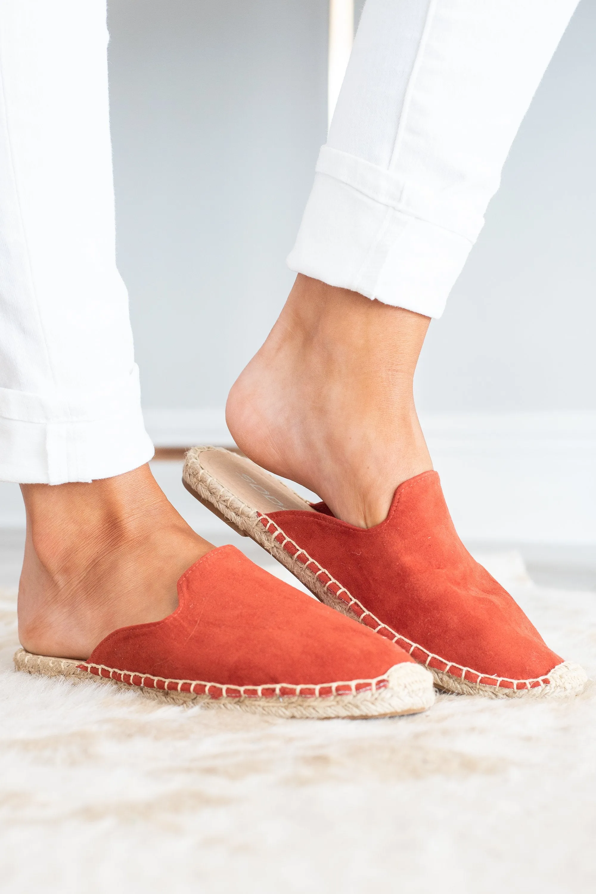Feeling It Amber Red Mules