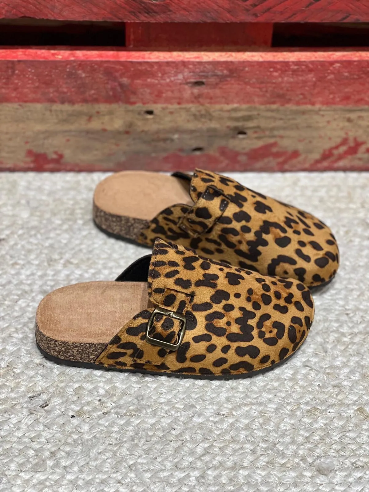 LEOPARD PRINT ROUND TOE BUCKLE MULE CLOGS SLIPPERS