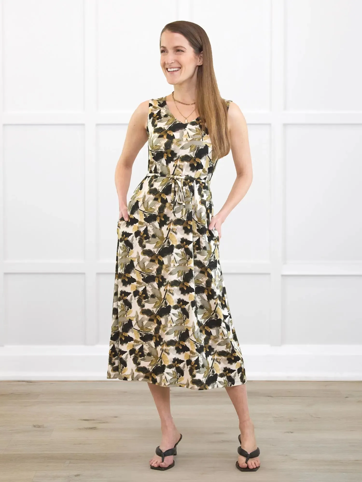 Margot v-neck midi dress with pockets