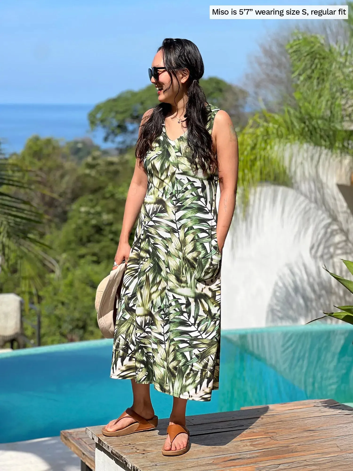 Margot v-neck midi dress with pockets